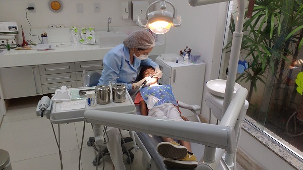 child-at-dentist